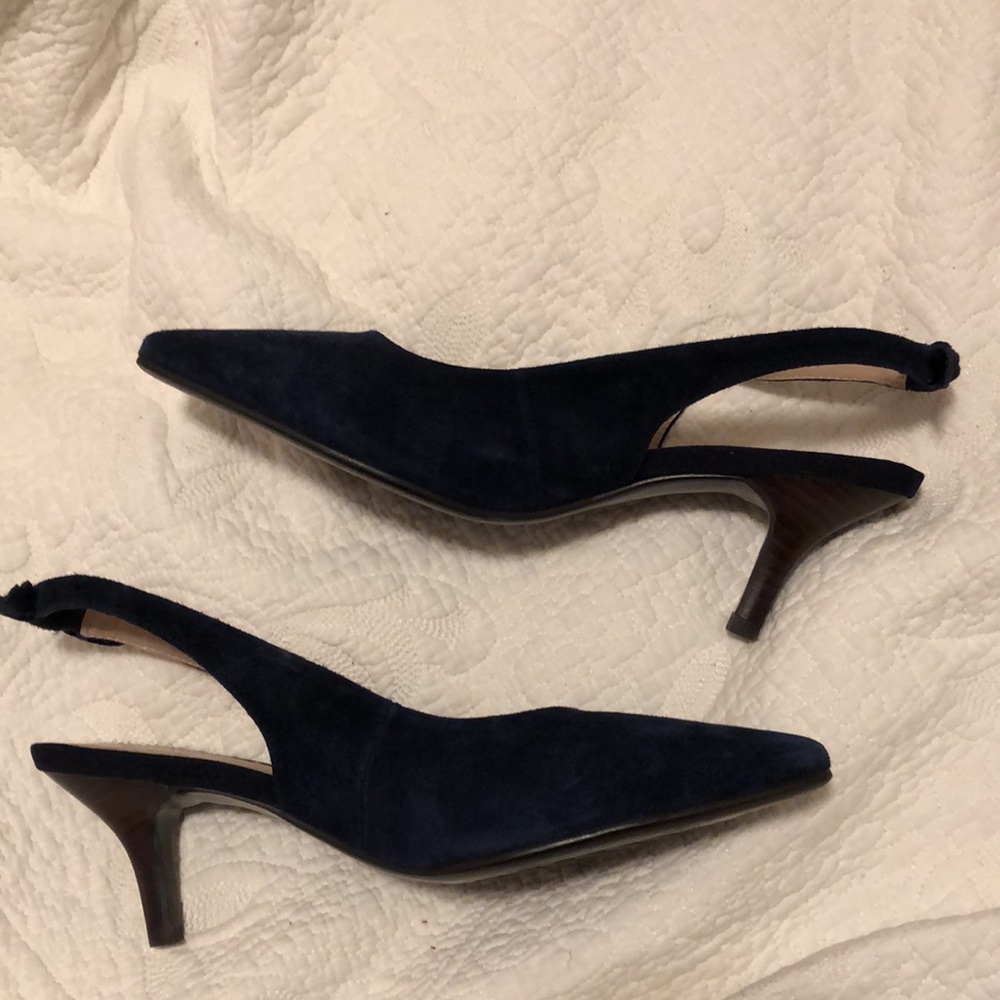 Greenwich Village size 8.5 navy suede heels.
